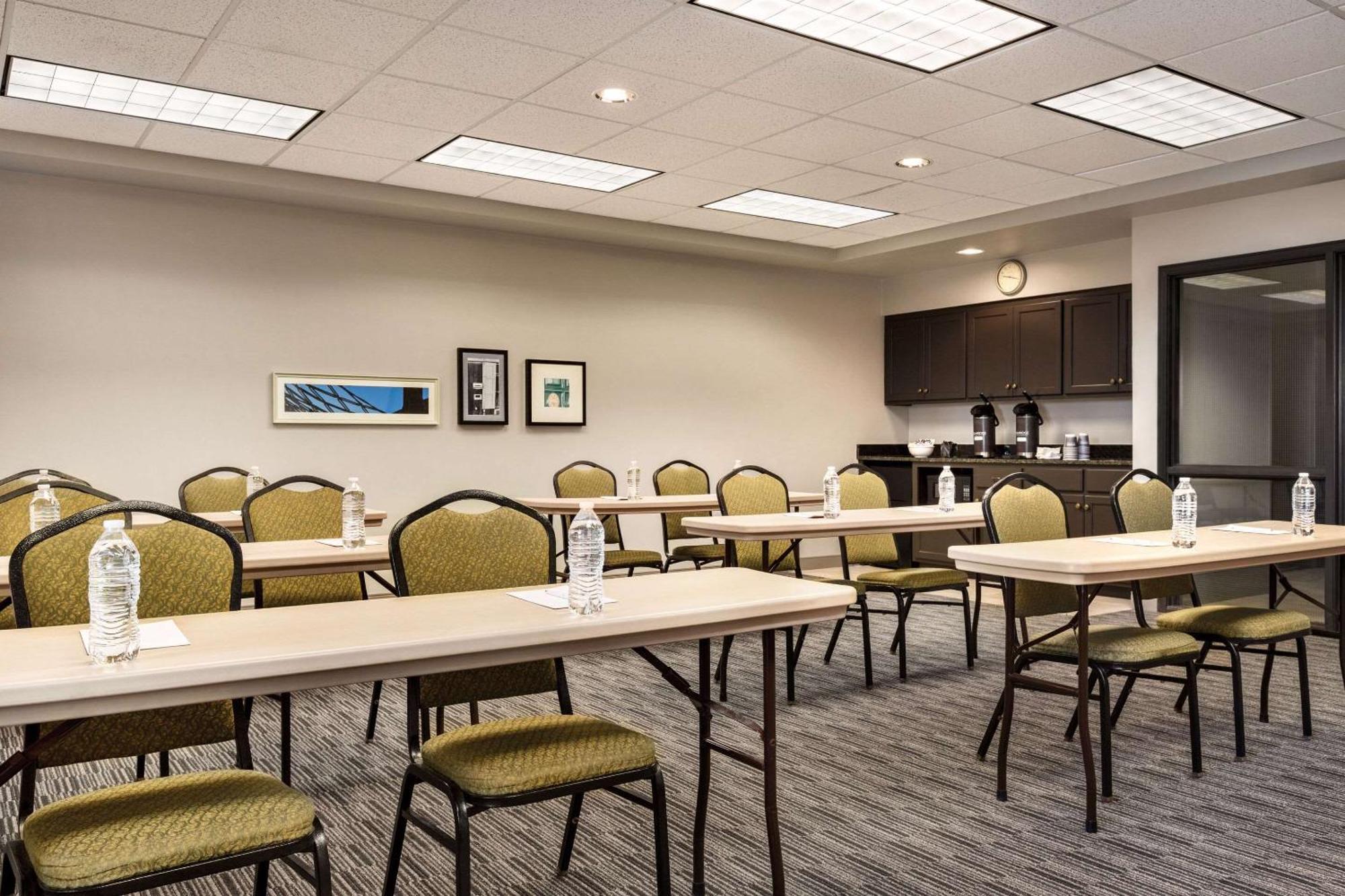 Country Inn & Suites By Radisson, St Cloud East, Mn Saint Cloud Exteriör bild