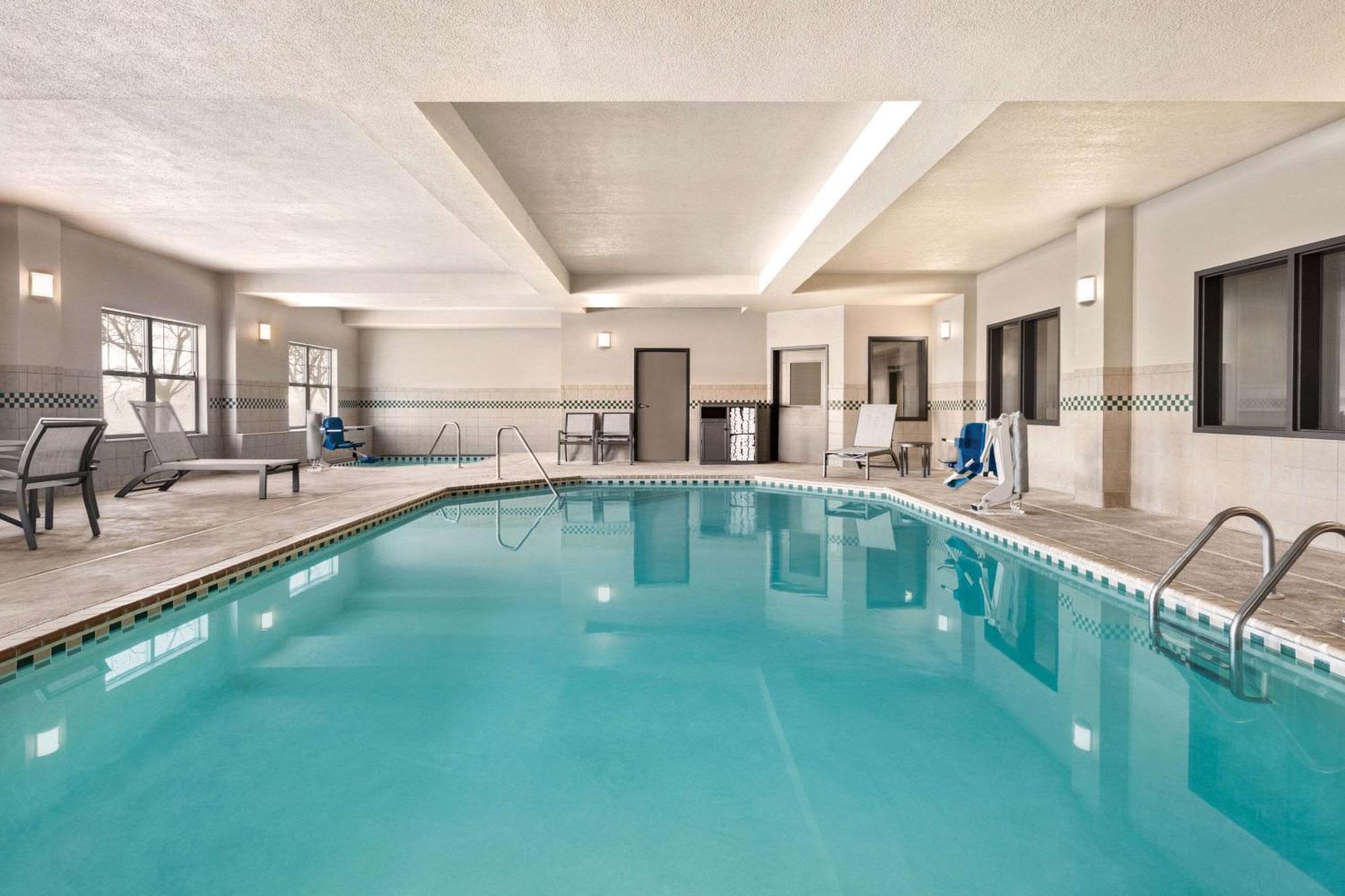 Country Inn & Suites By Radisson, St Cloud East, Mn Saint Cloud Exteriör bild